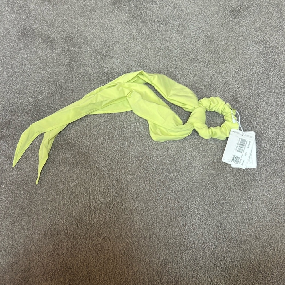 Lululemon scrunchie